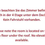 Am Rathaus فندق