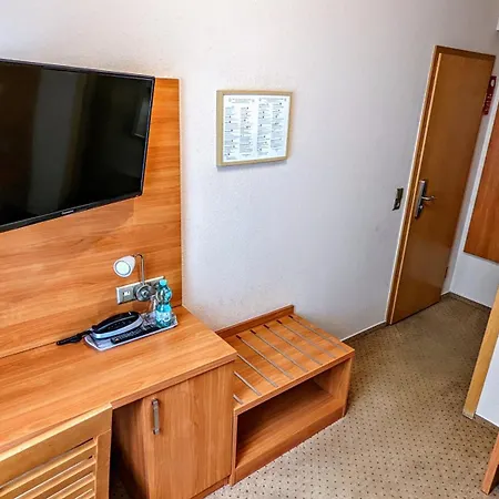 מלון Am Rathaus 2*