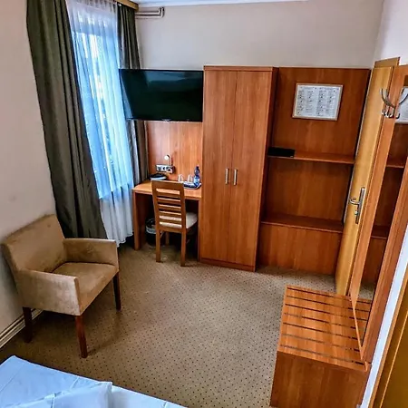 Am Rathaus 2* קאסל