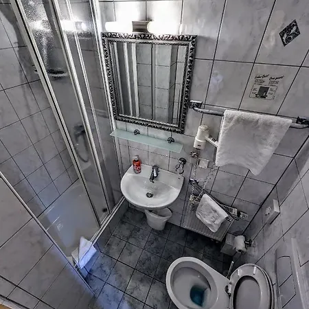 Am Rathaus 2* קאסל