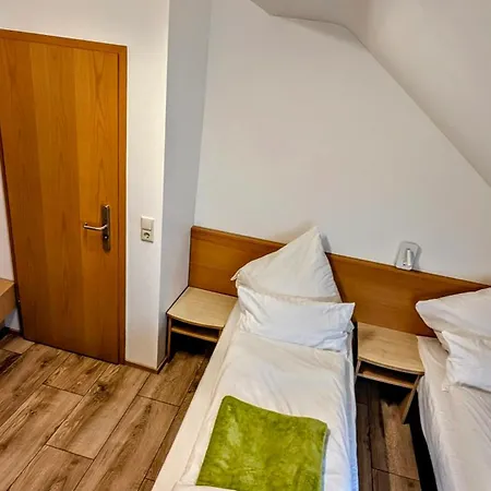 מלון Am Rathaus 2*