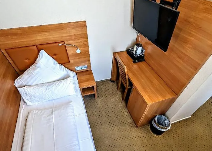 Am Rathaus 2* Kassel