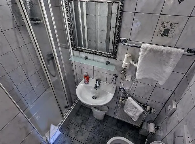 Am Rathaus 2* Kassel